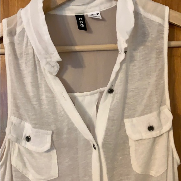White sleeveless button up - Picture 2 of 3